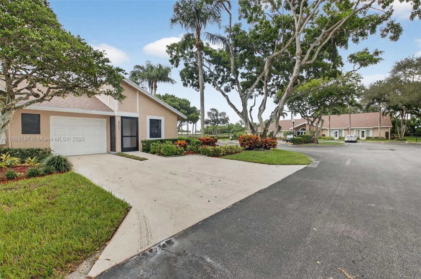 8067 Summerbreeze Ln