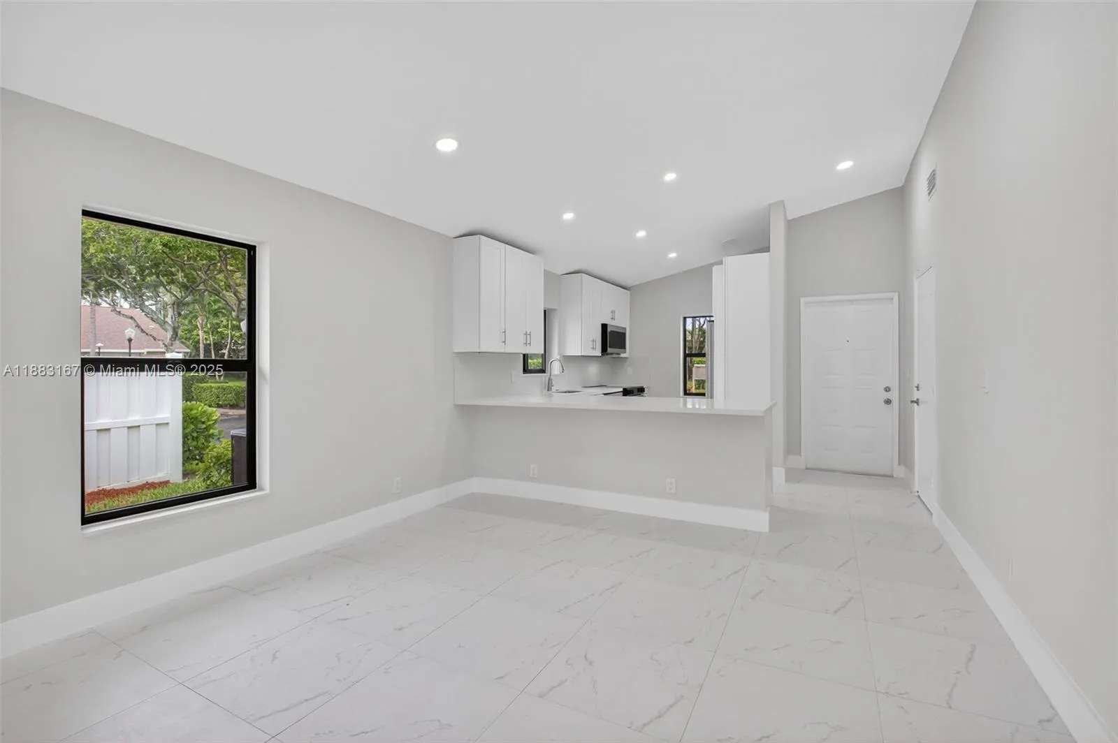 8067 Summerbreeze Ln