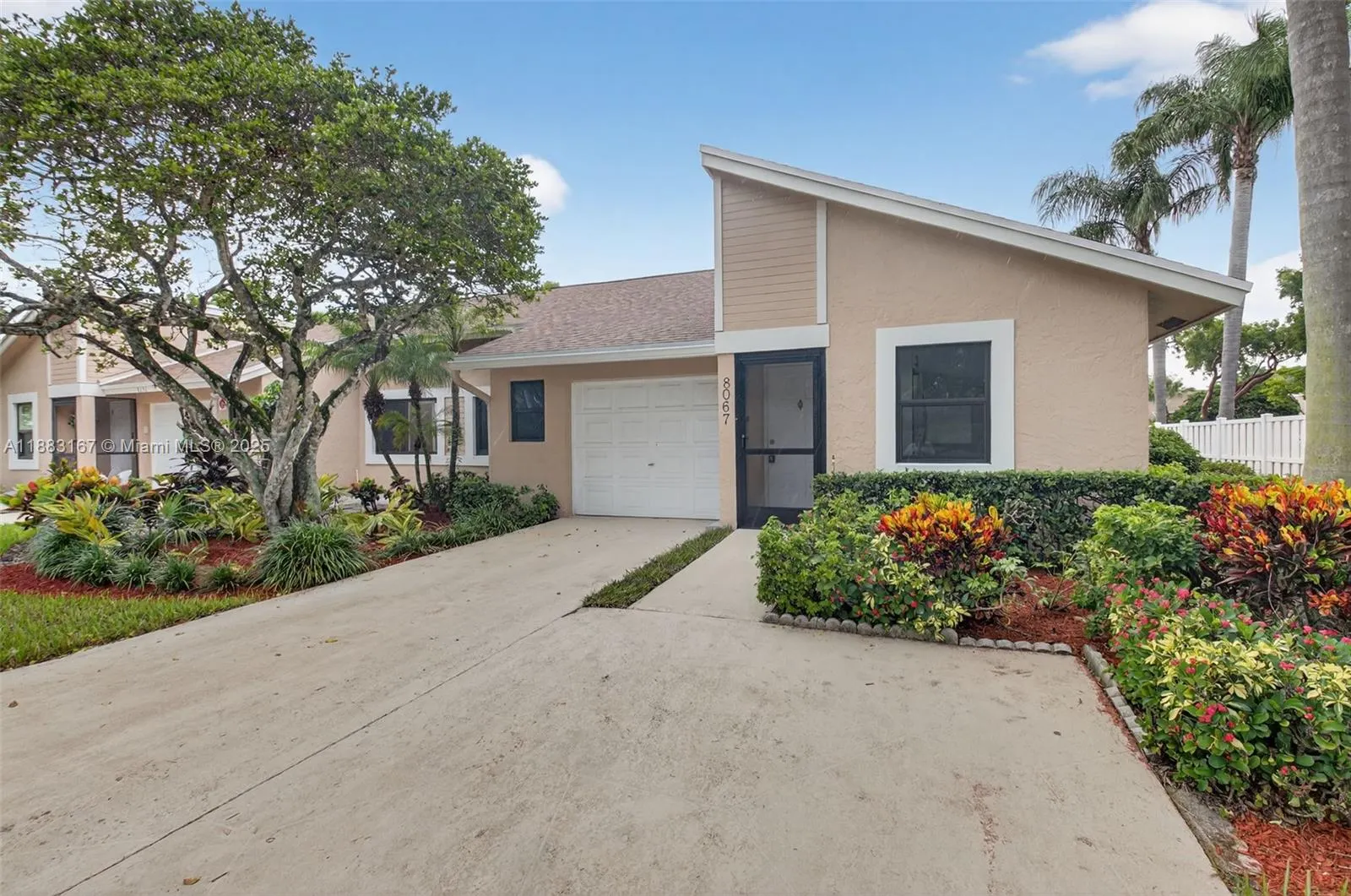 8067 Summerbreeze Ln