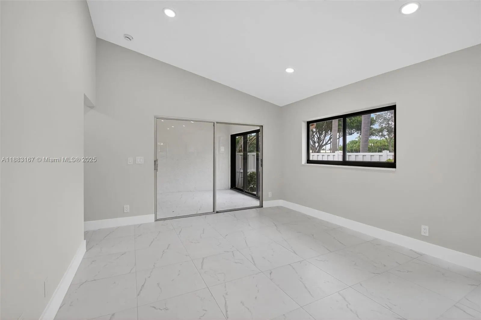 8067 Summerbreeze Ln