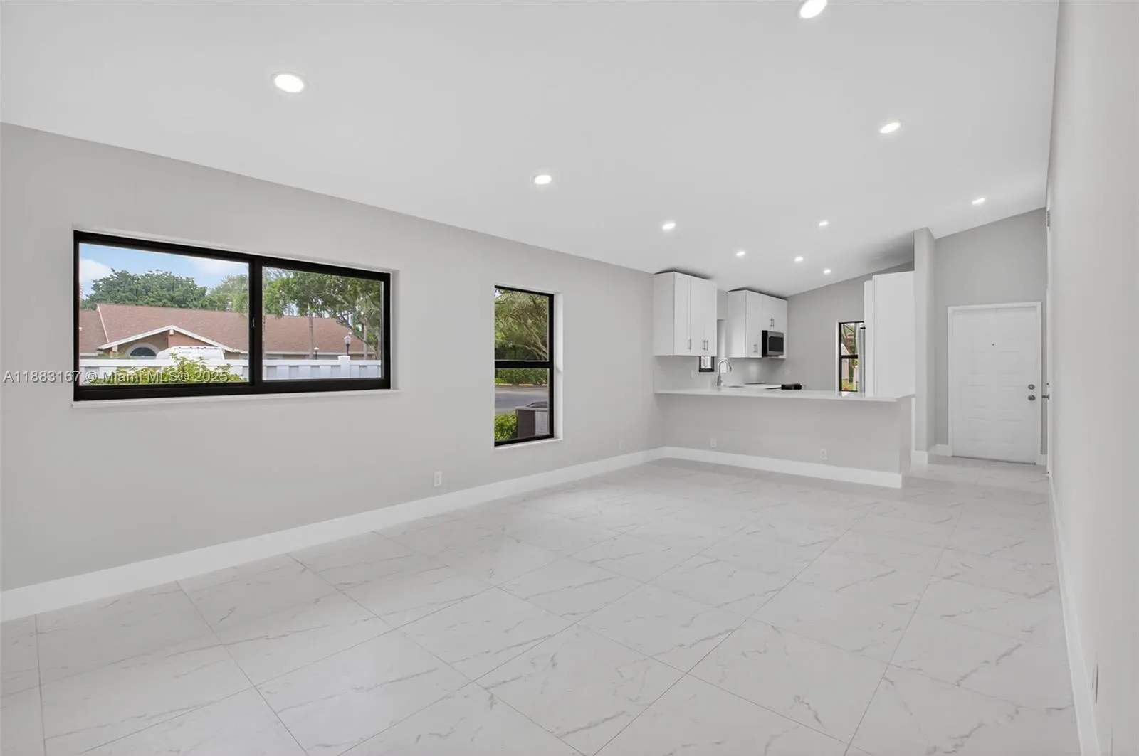 8067 Summerbreeze Ln