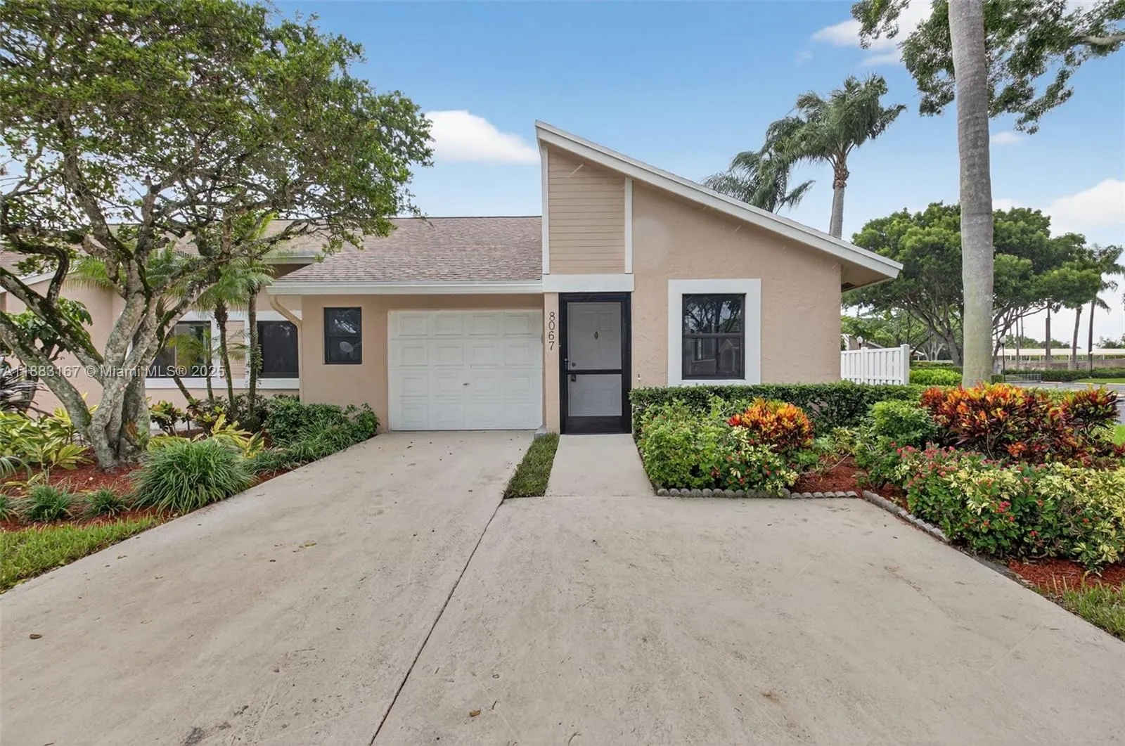 8067 Summerbreeze Ln