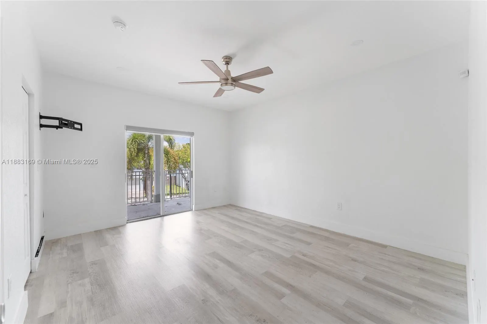379 NE 31st Ave, #379