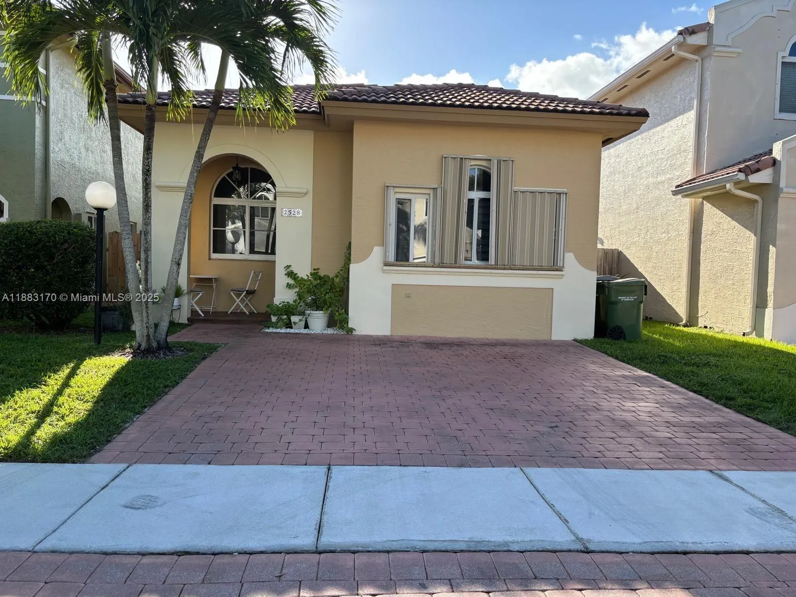 2528 NE 41st Ter