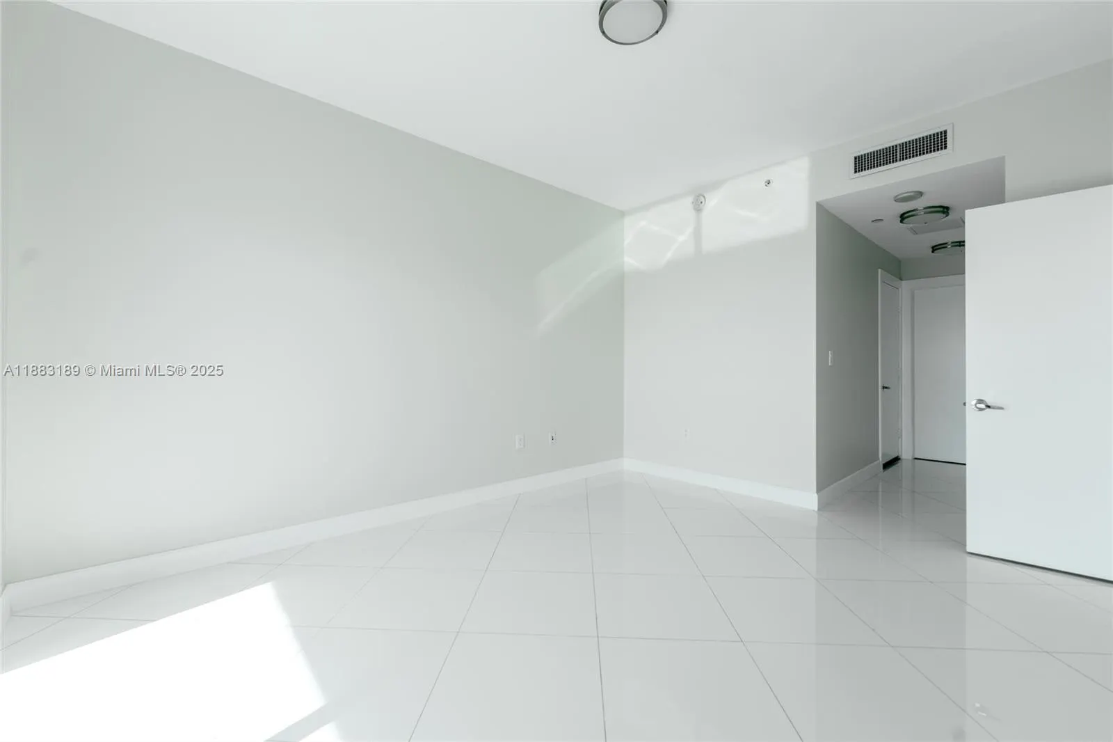 900 Biscayne Blvd, #4802