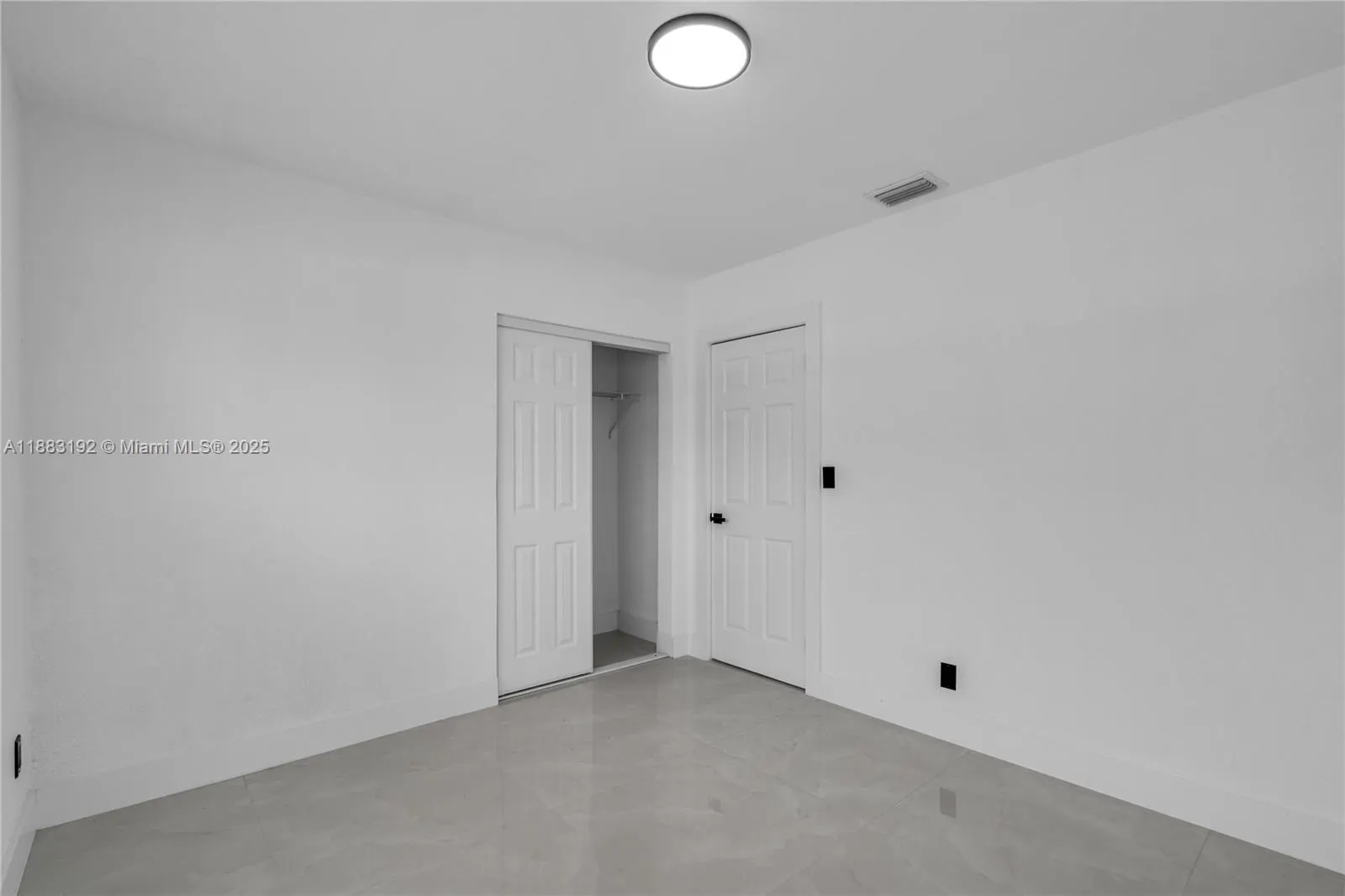 1000 NW 198th St