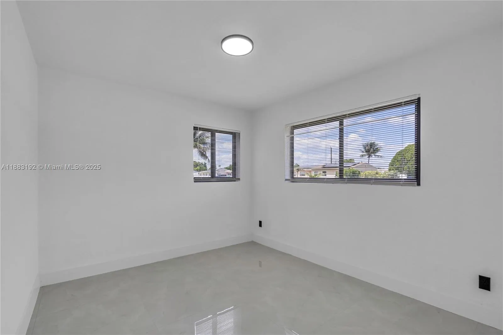 1000 NW 198th St