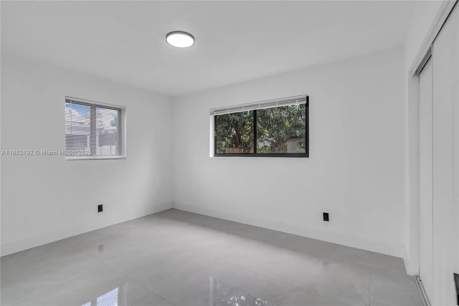 1000 NW 198th St