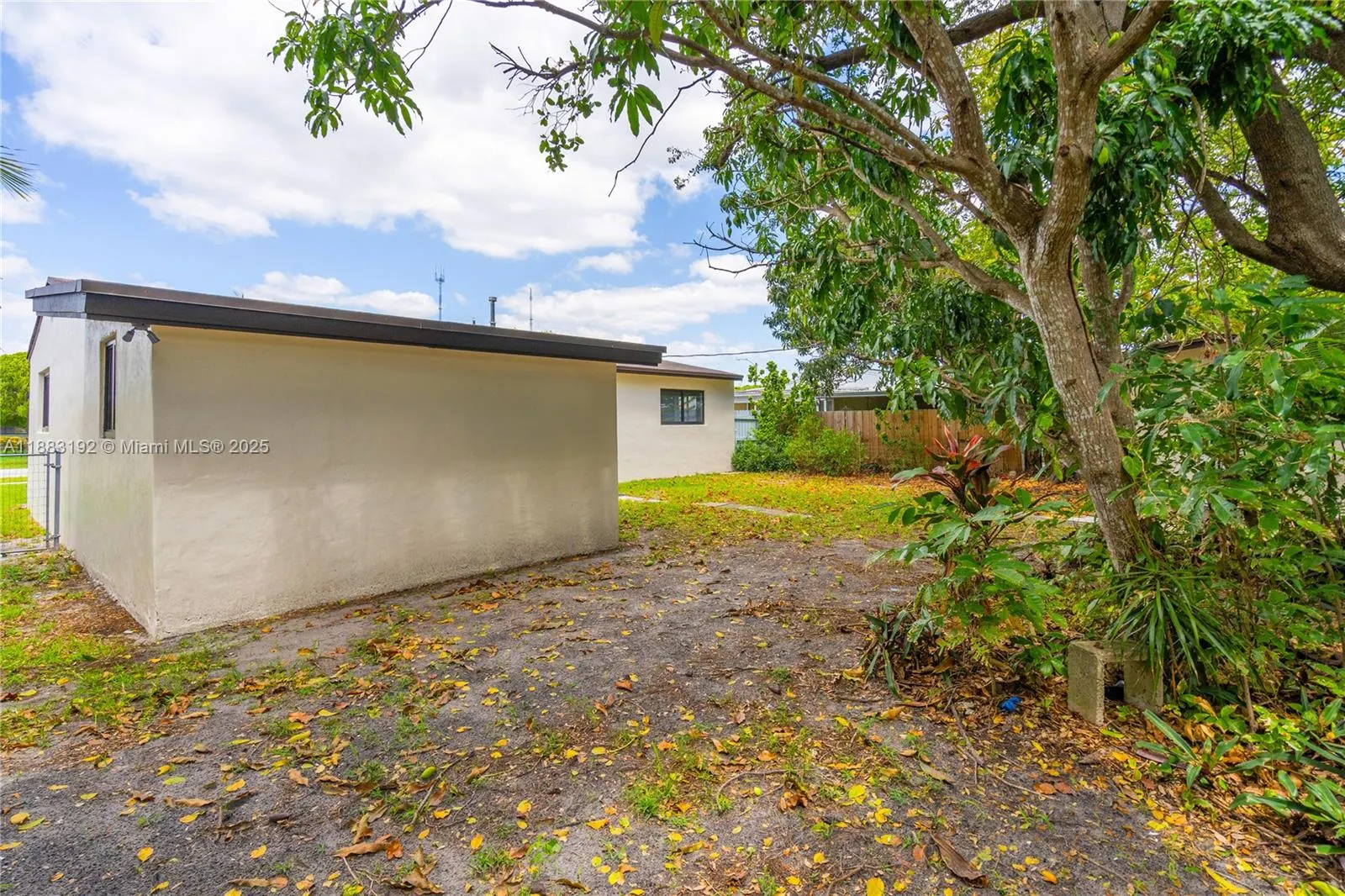 1000 NW 198th St