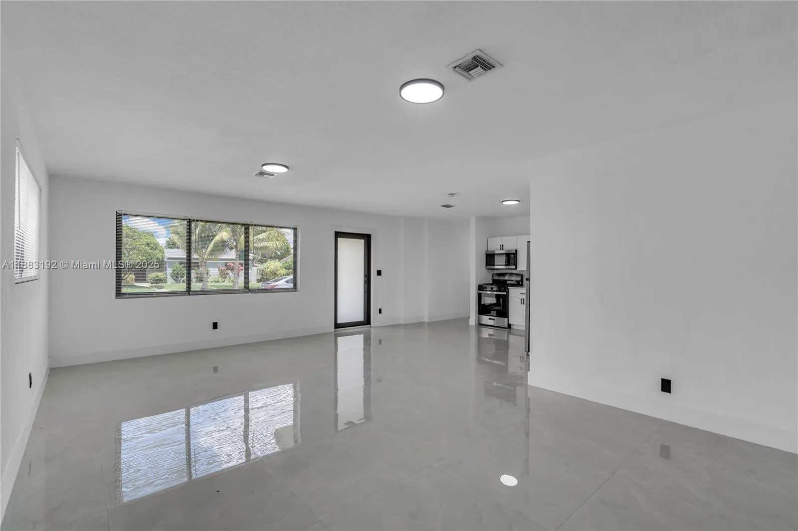 1000 NW 198th St