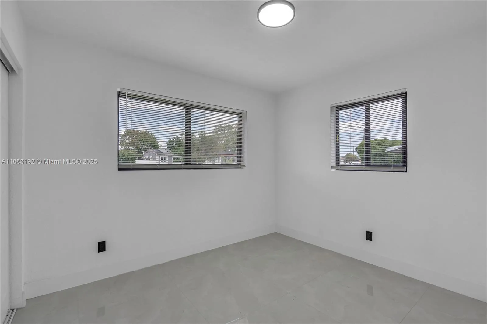 1000 NW 198th St