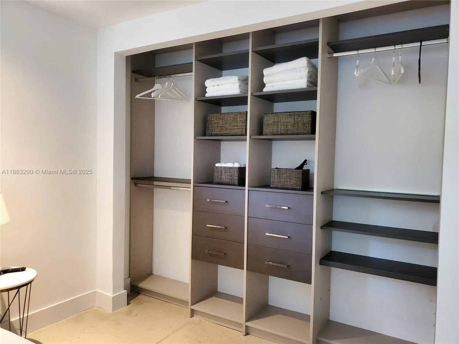 77 NE 43rd St, #77