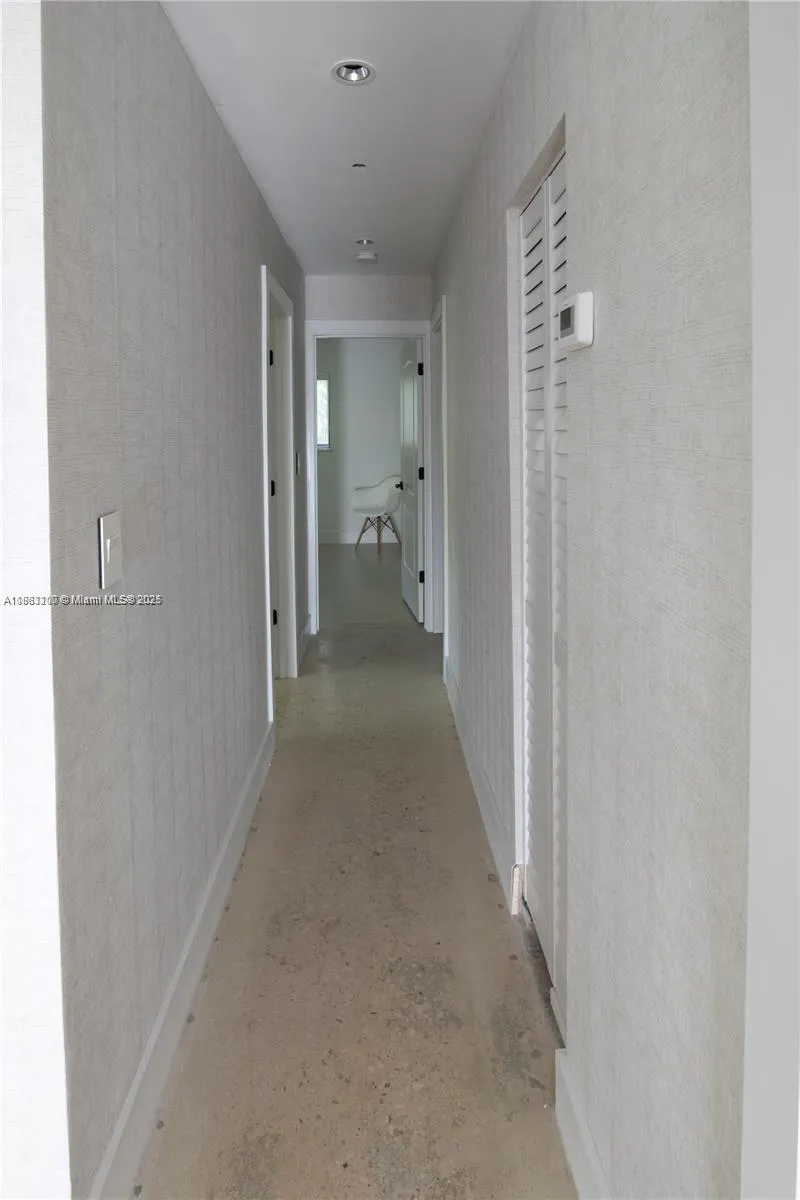 77 NE 43rd St, #77