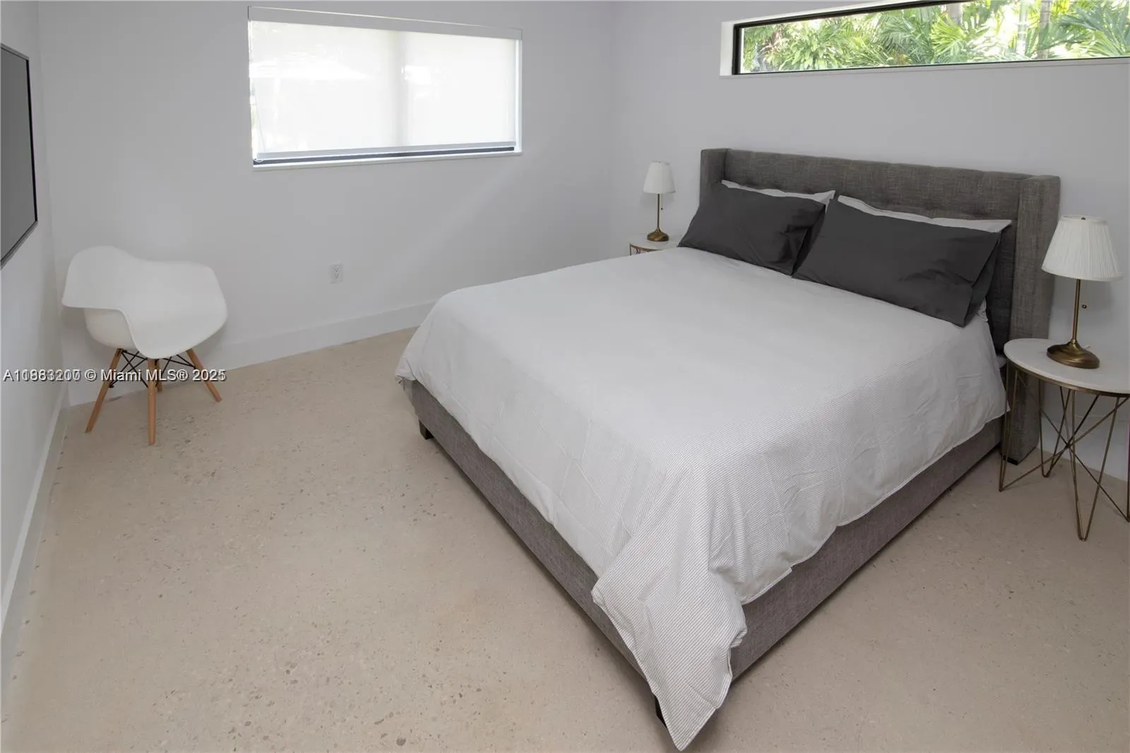 77 NE 43rd St, #77