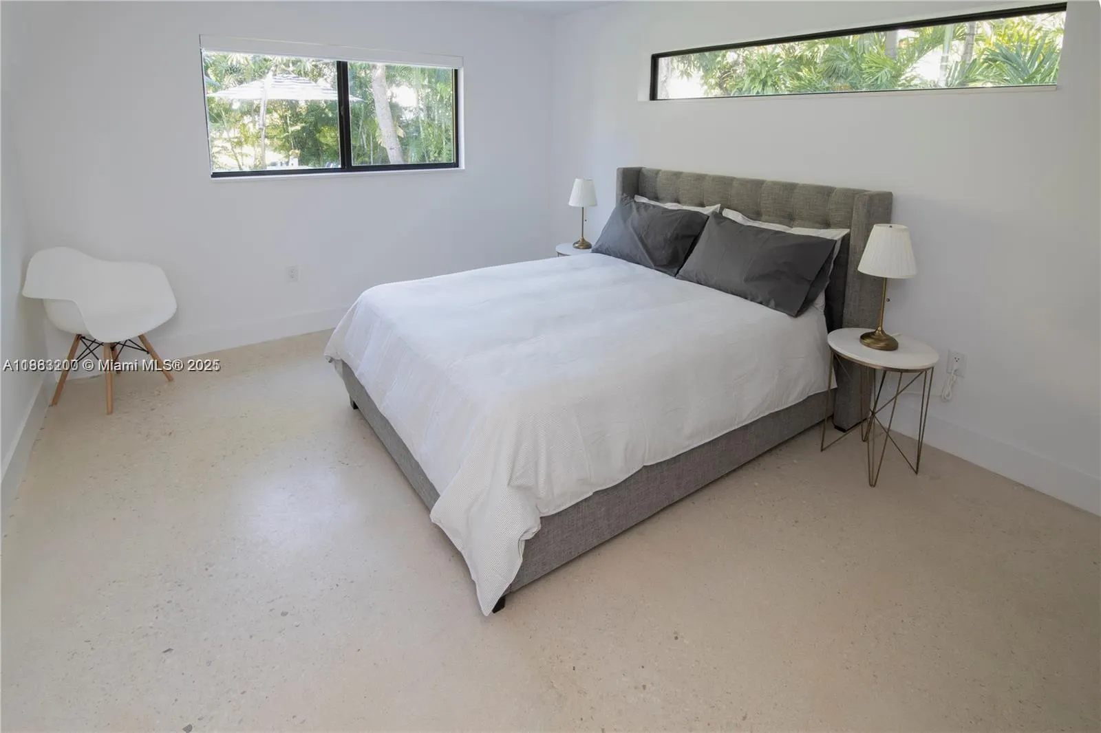 77 NE 43rd St, #77