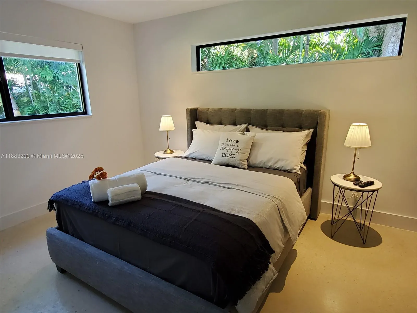 77 NE 43rd St, #77