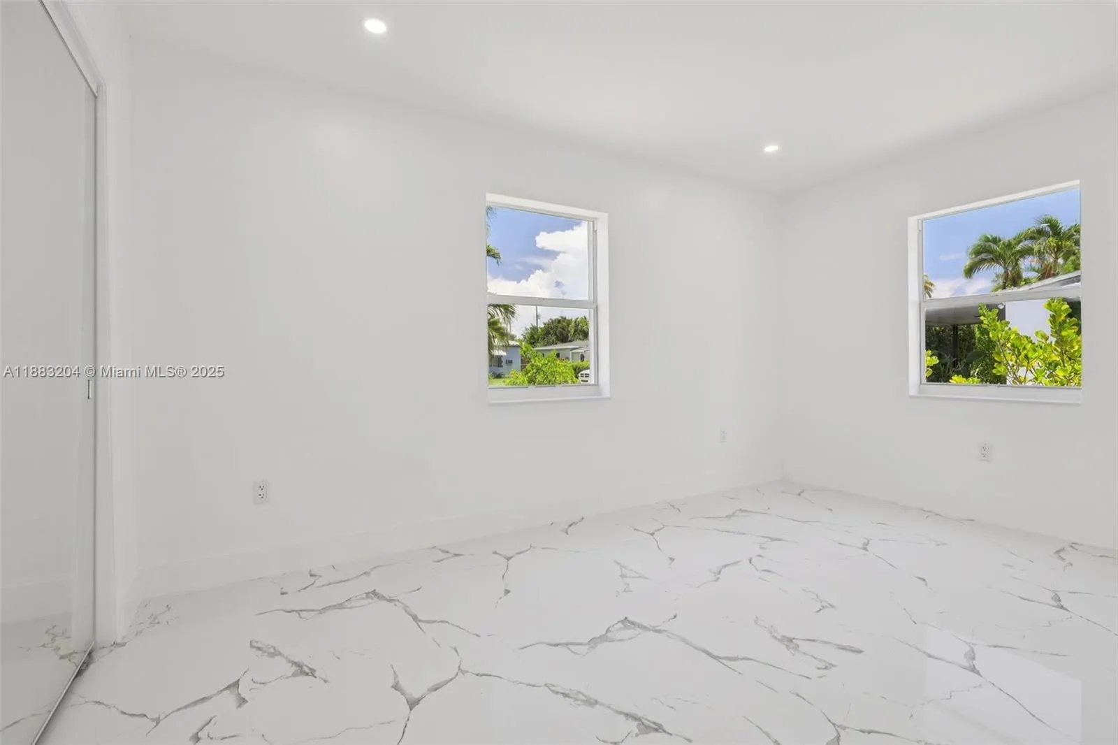 232 SW 22nd St