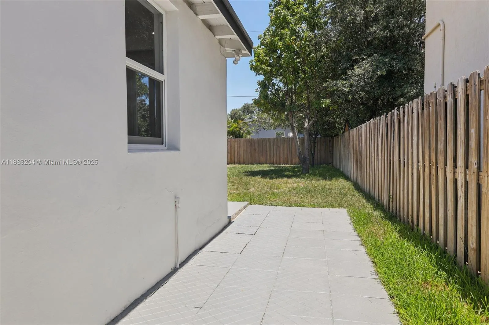 232 SW 22nd St