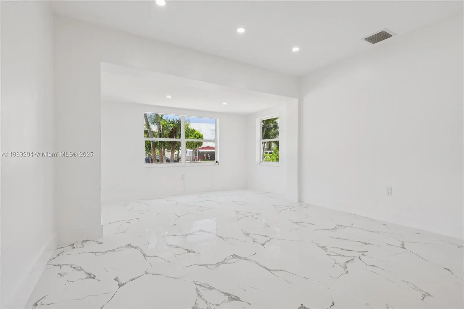 232 SW 22nd St