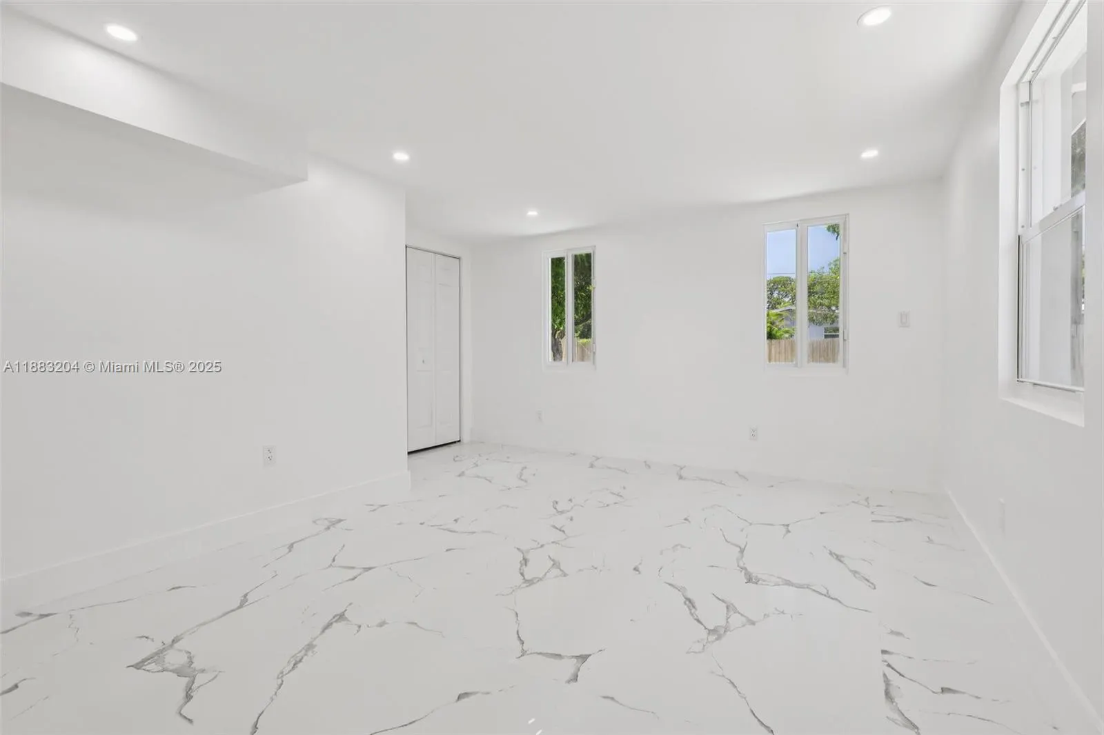 232 SW 22nd St