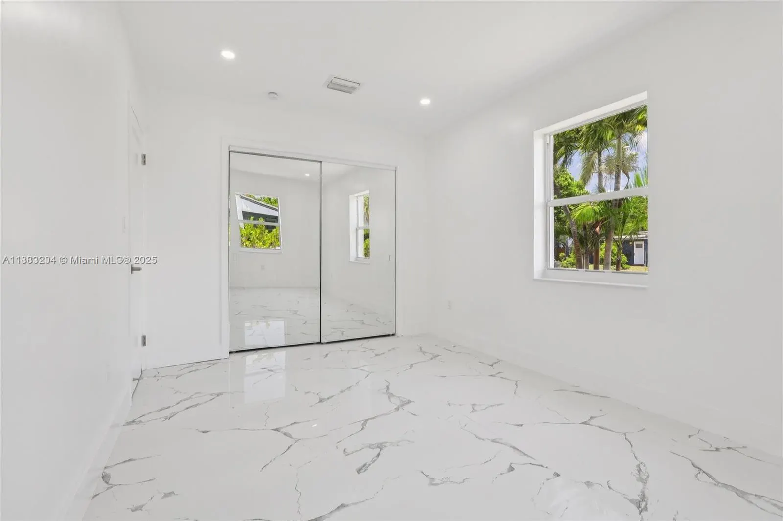 232 SW 22nd St