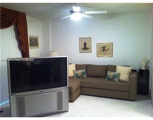 20500 W Country Club Dr, #614