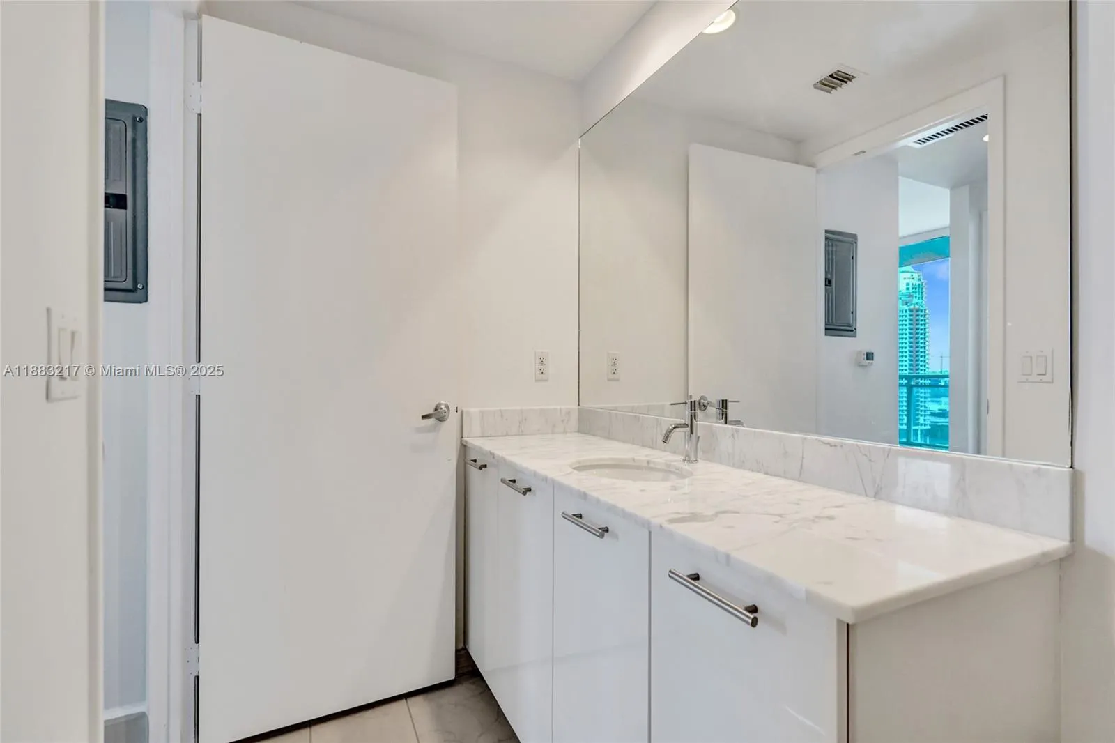 950 Brickell Bay Dr, #1704