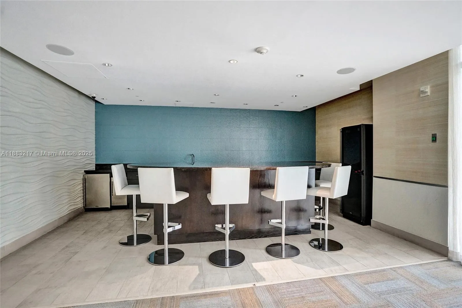 950 Brickell Bay Dr, #1704