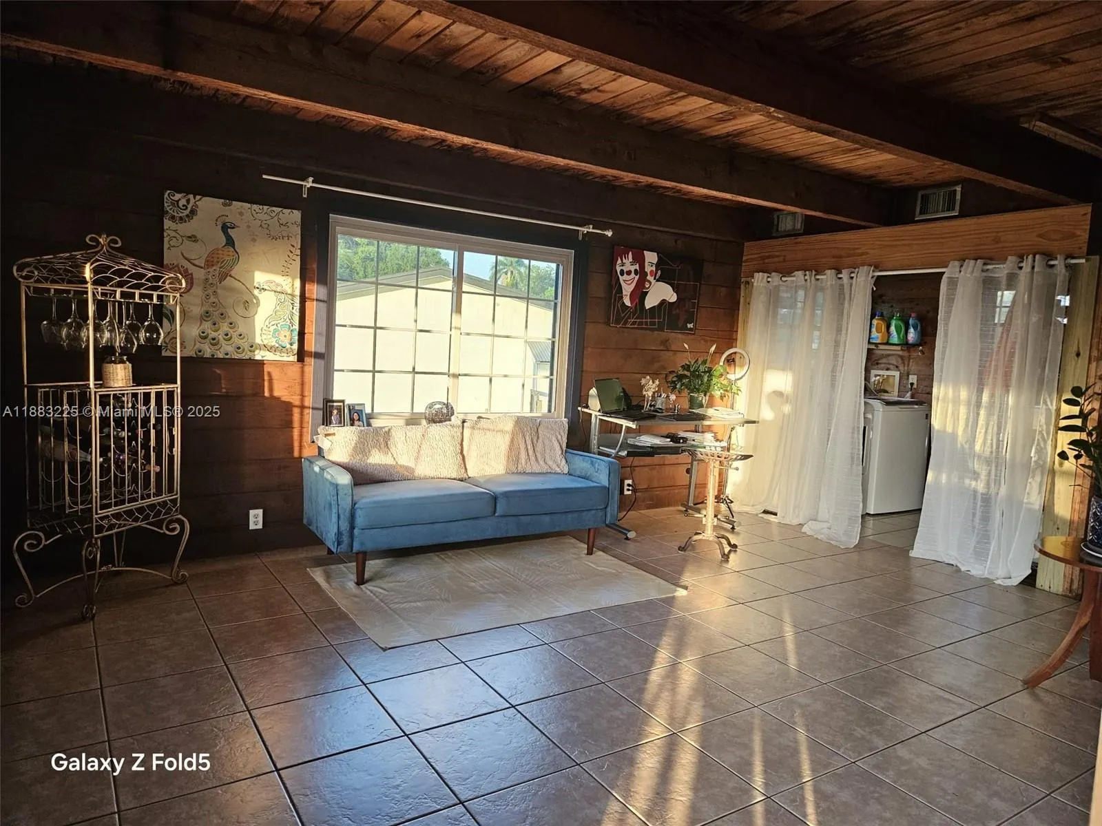 4070 E River