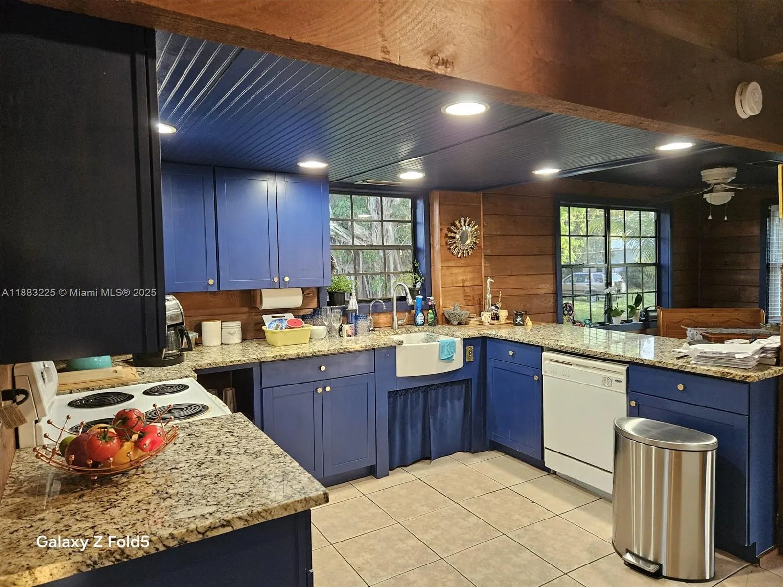 4070 E River