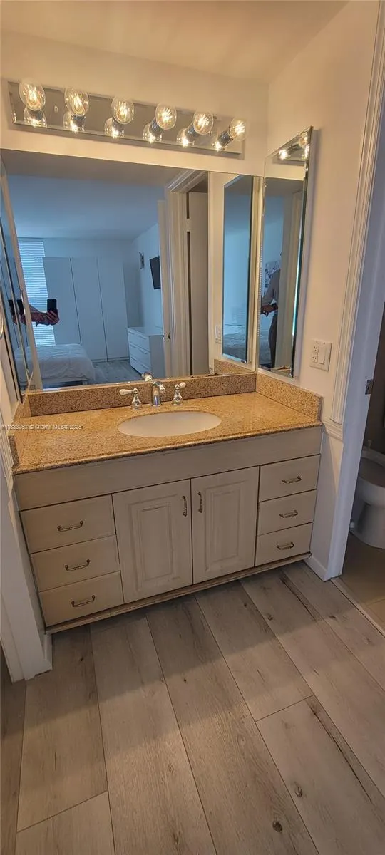 3200 Collins Ave, #6-5