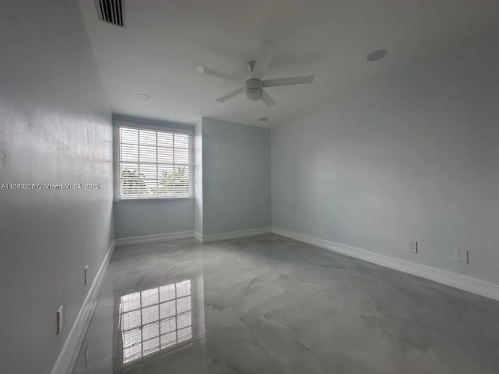 8557 Windy Cir, #1