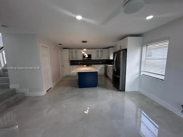 8557 Windy Cir, #1
