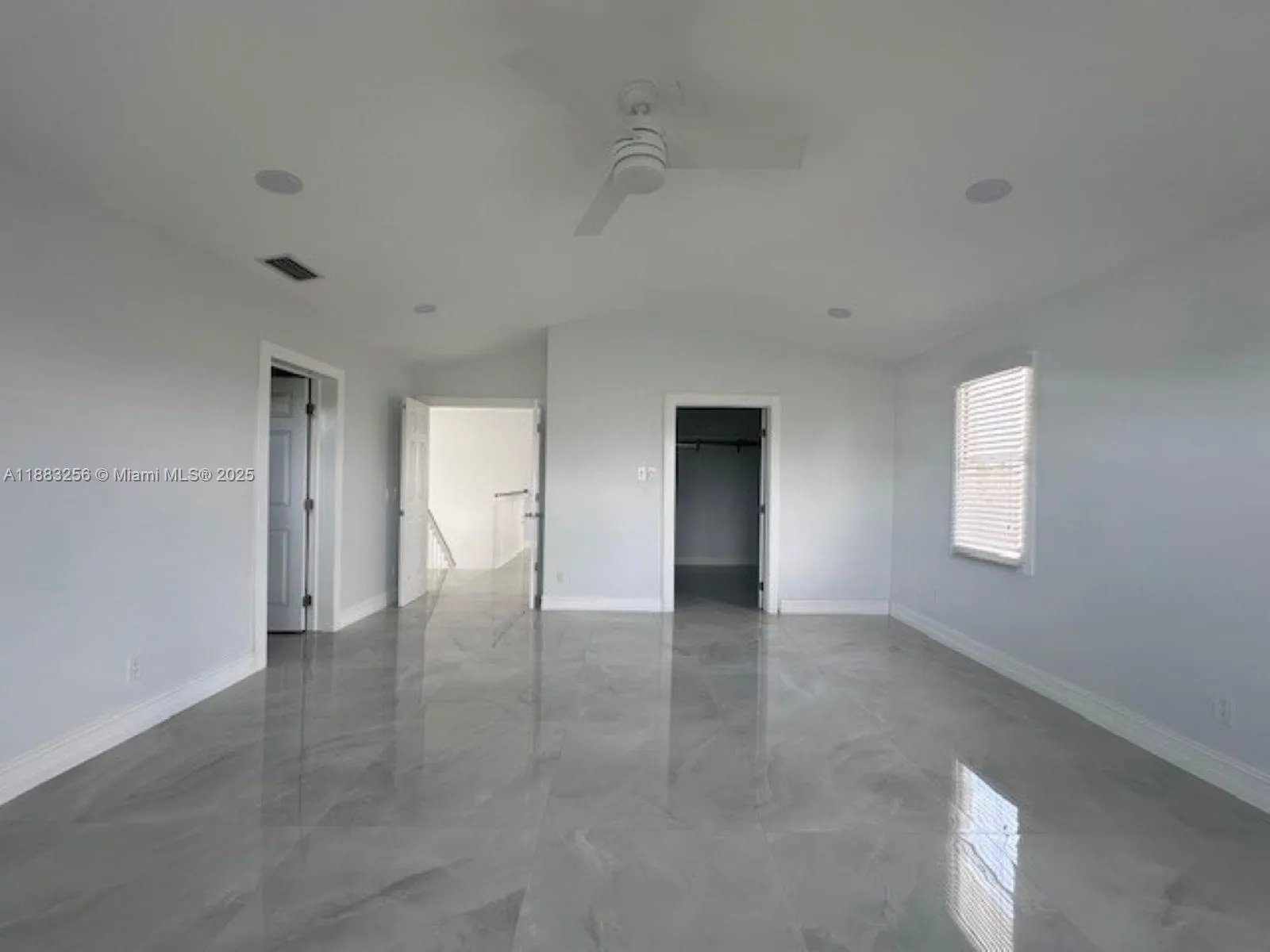 8557 Windy Cir, #1
