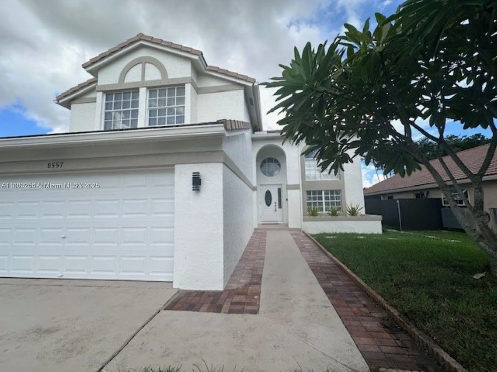 8557 Windy Cir, #1
