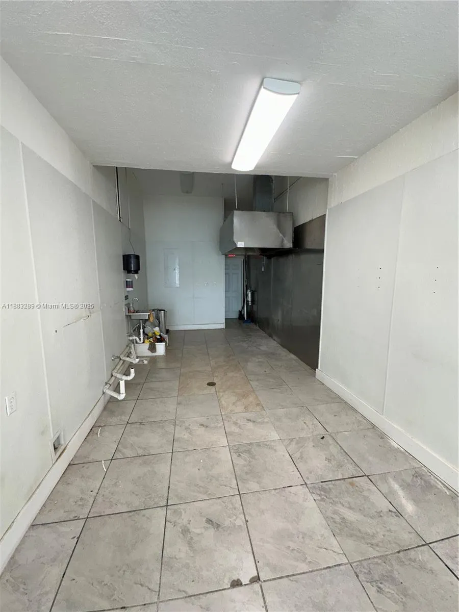 3032 NW 7th Ave