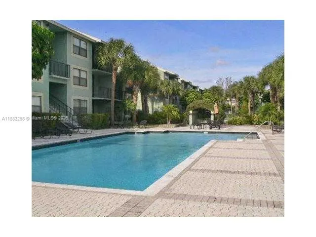 752 Executive Center Dr, #25