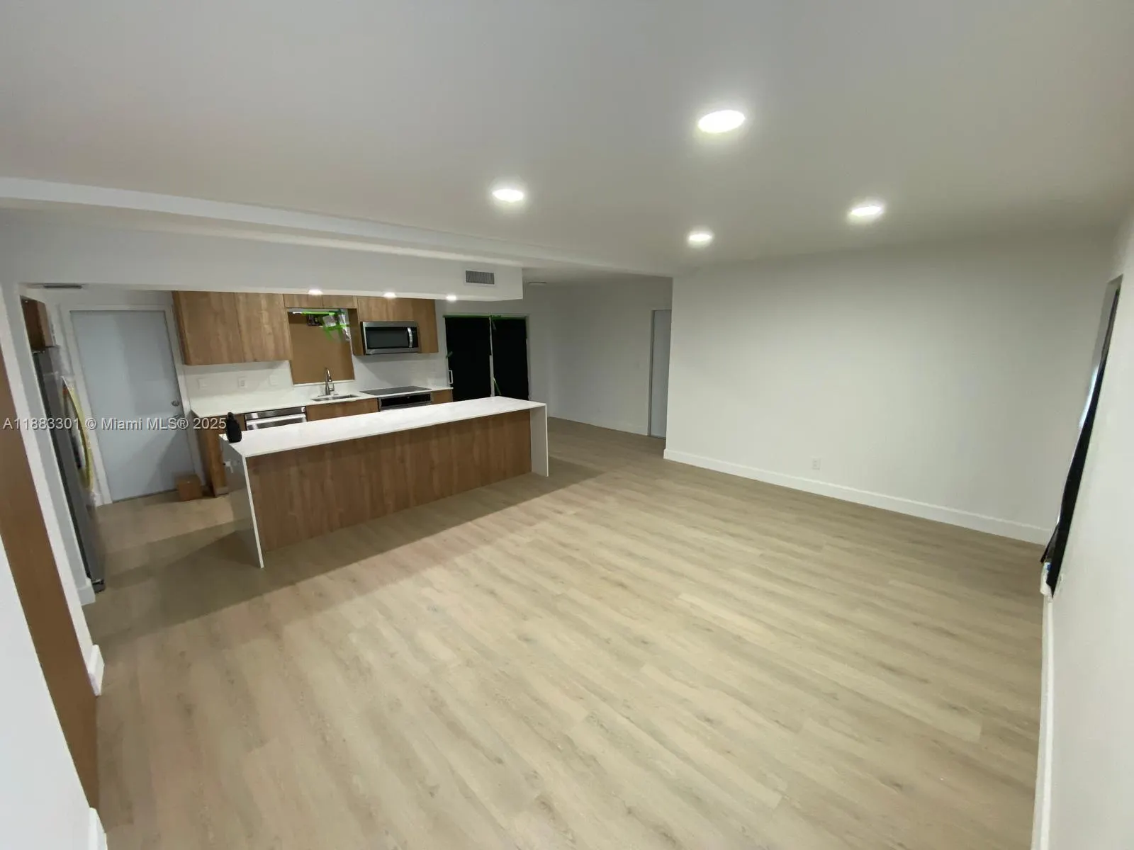 8004 NW 74th Ter