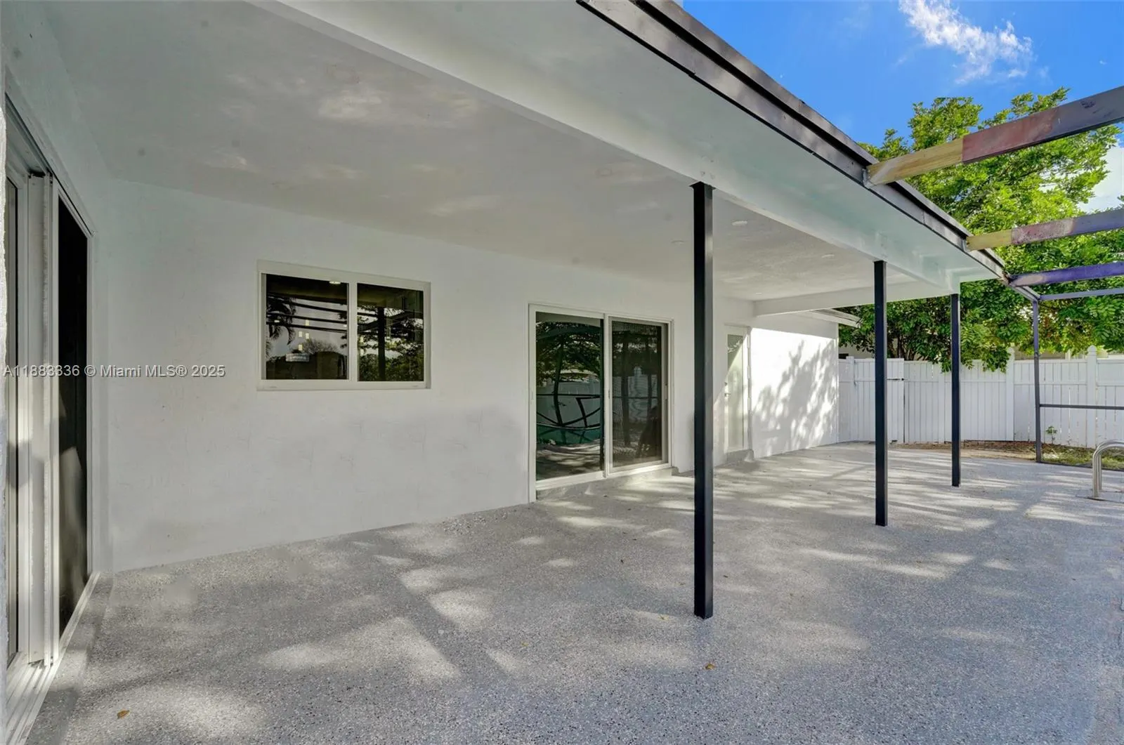 8400 NW 7th St