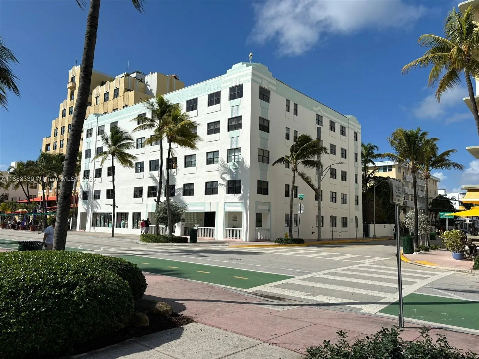 1390 Ocean Dr, #502