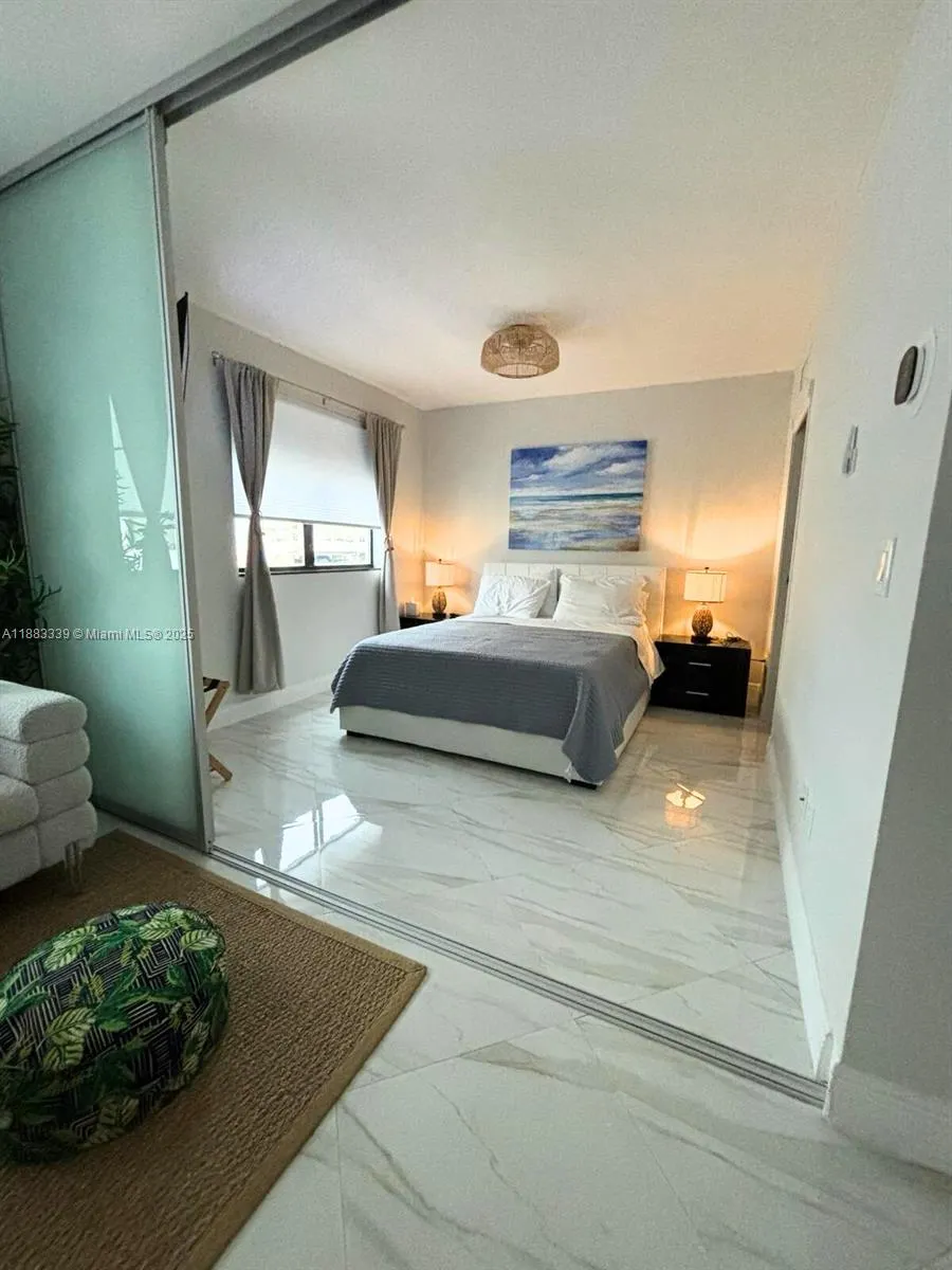 1390 Ocean Dr, #502