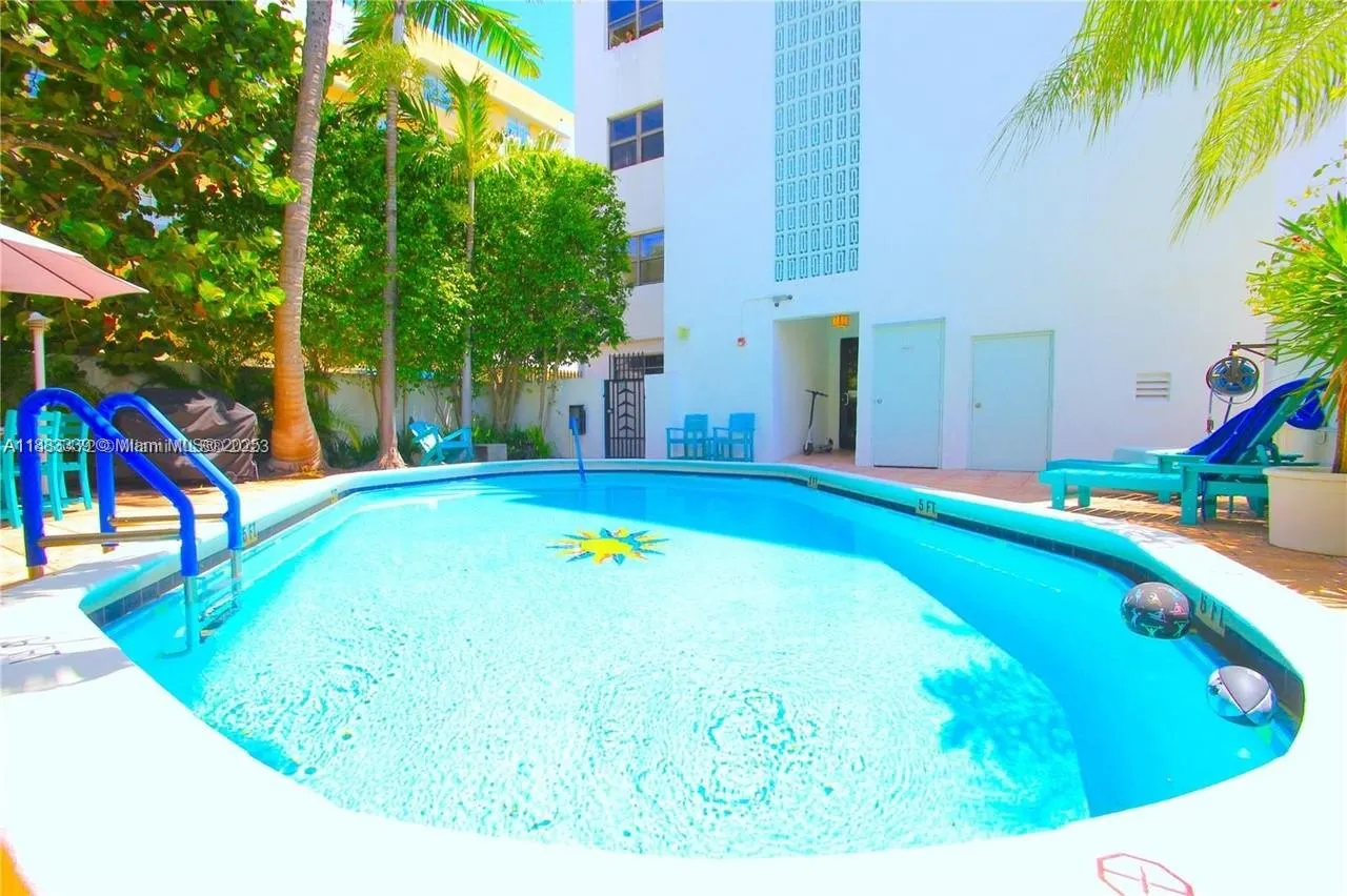 1390 Ocean Dr, #502