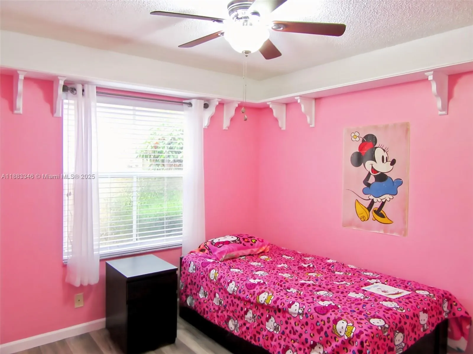 869 Sand Creek Cir
