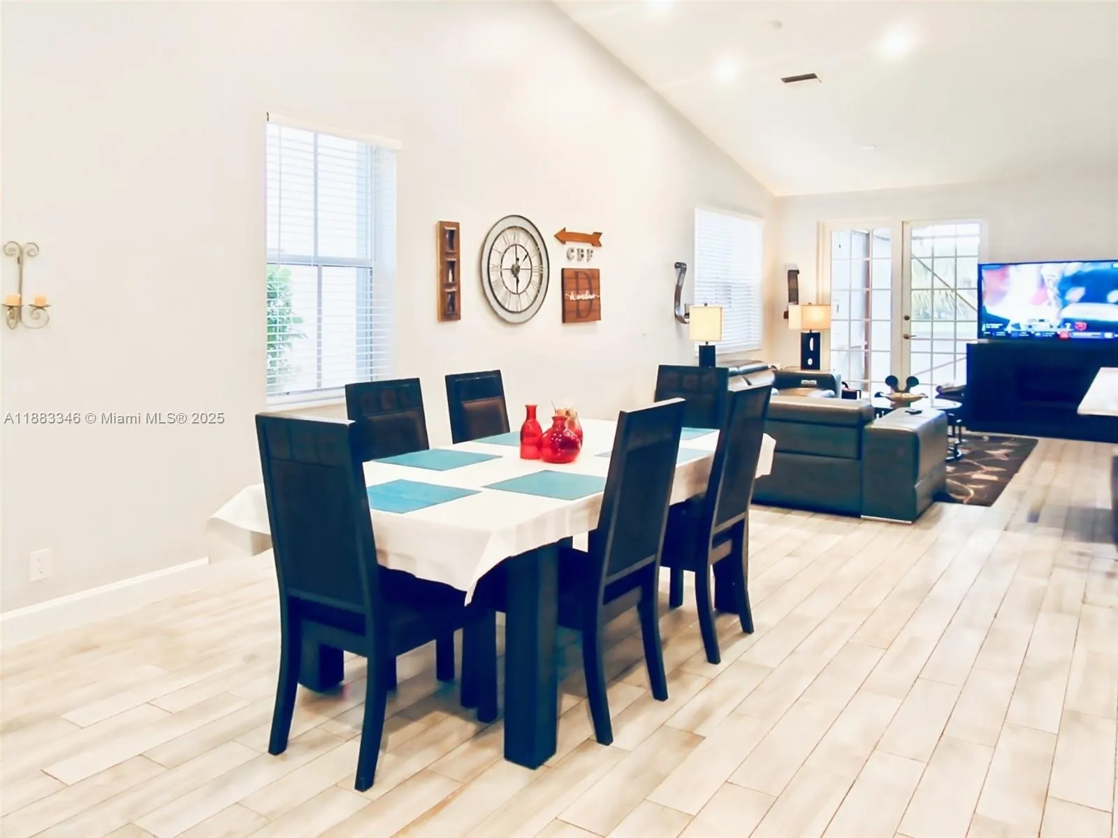 869 Sand Creek Cir