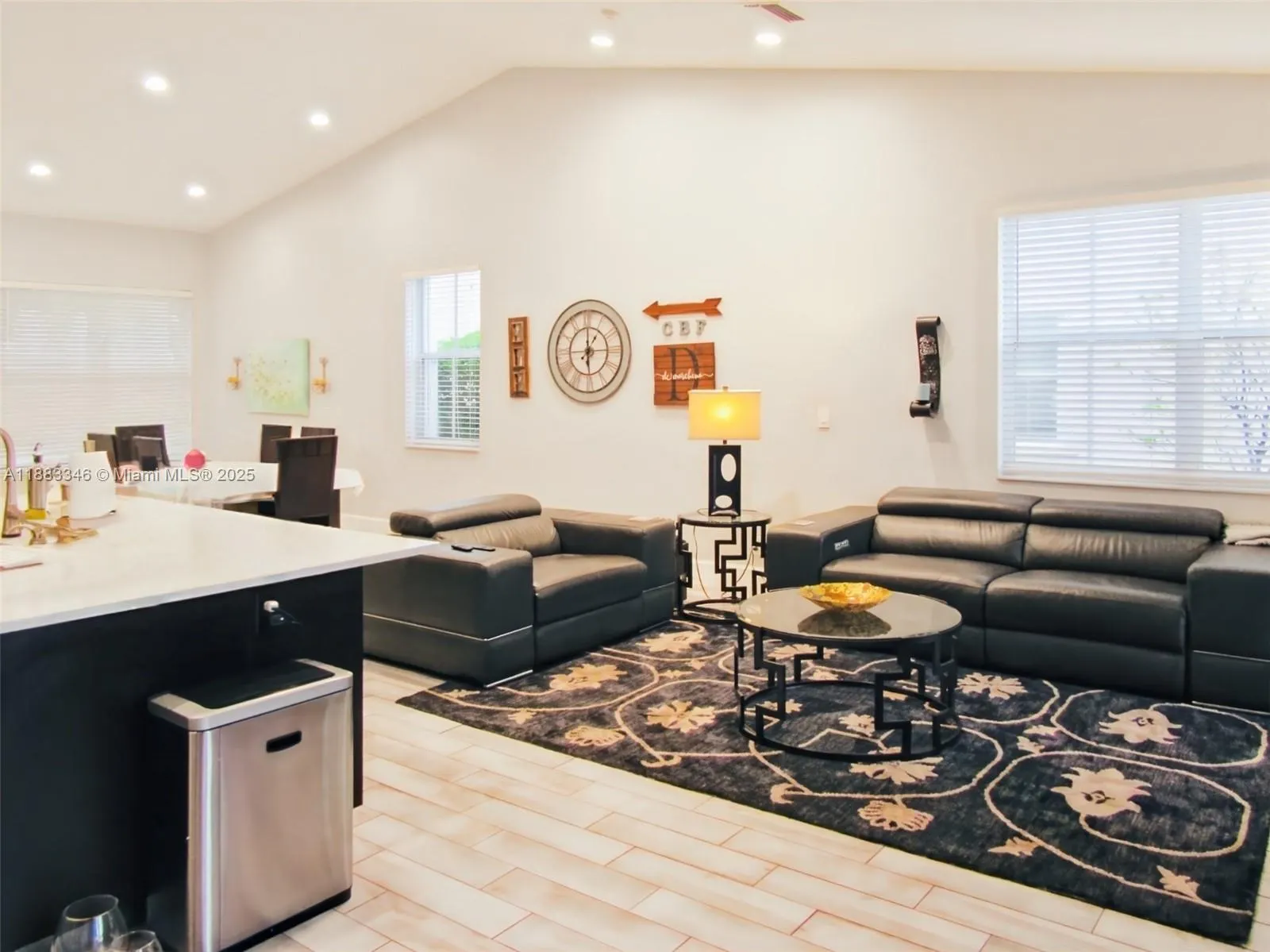 869 Sand Creek Cir