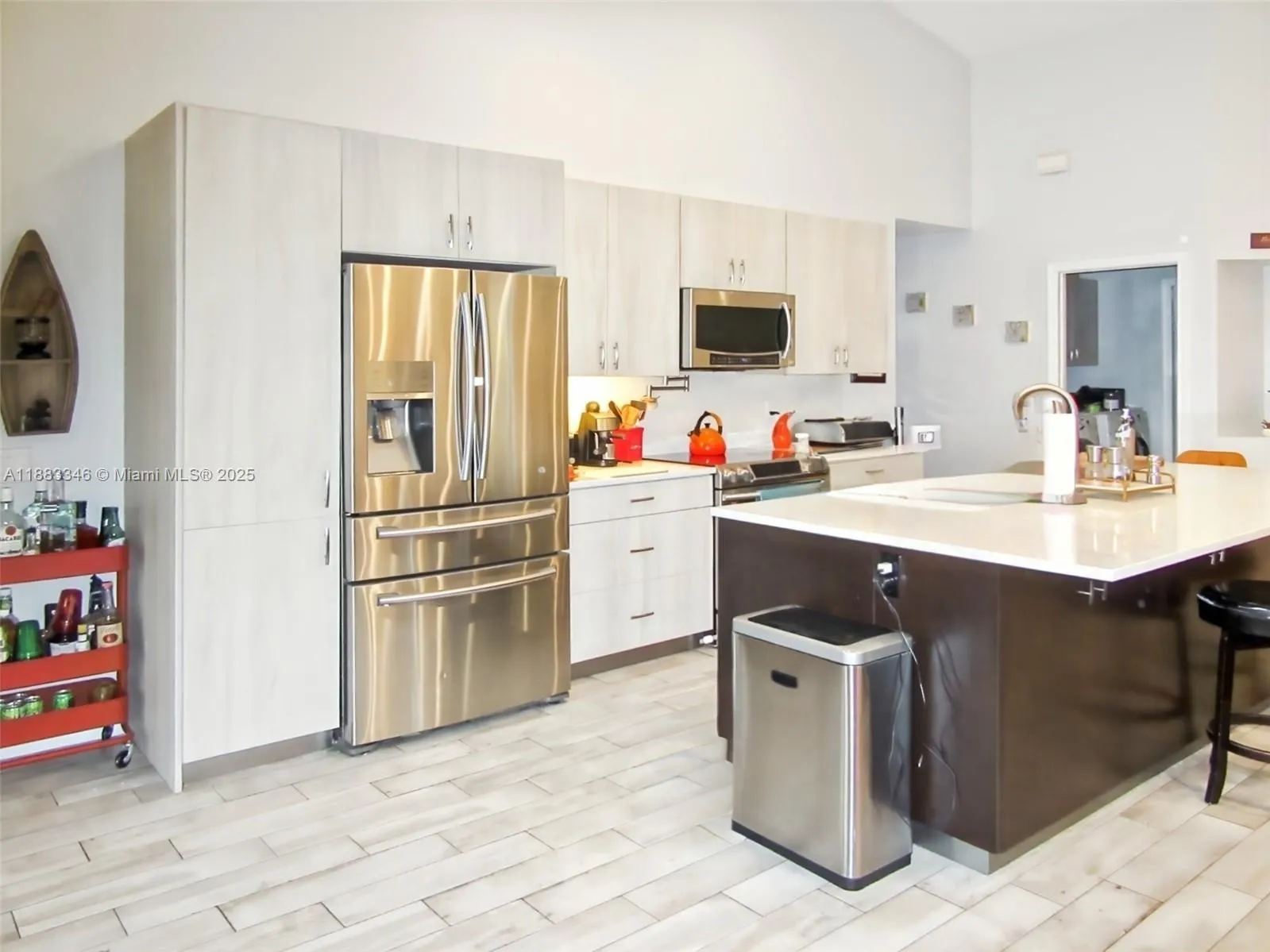 869 Sand Creek Cir