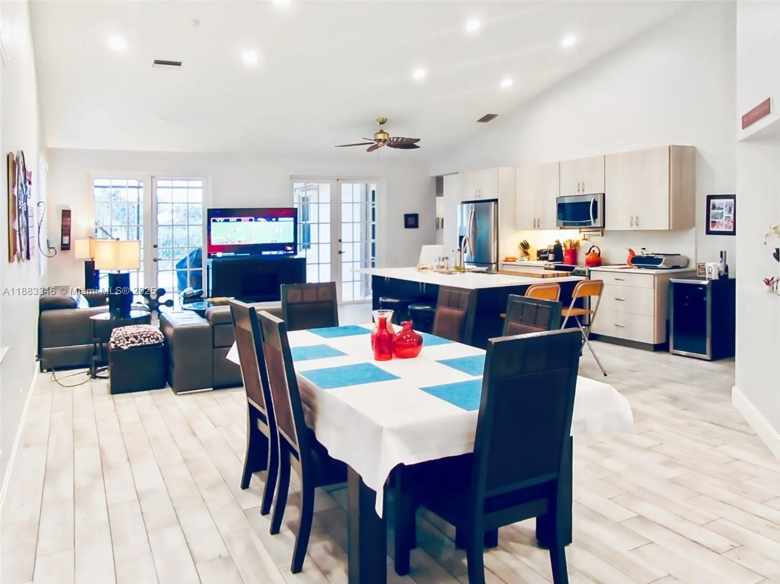 869 Sand Creek Cir