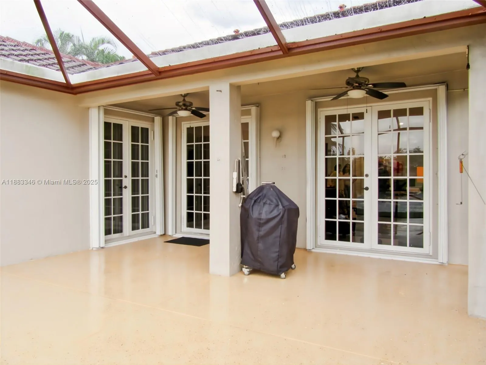 869 Sand Creek Cir