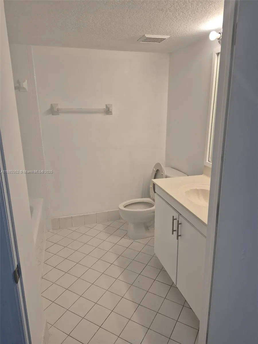 2701 SE 12th Pl, #106