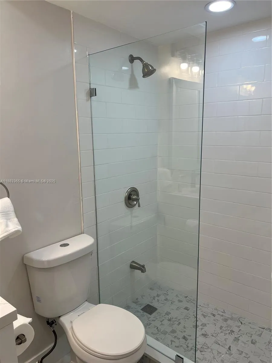 1200 N Mariposa Ave, #D102